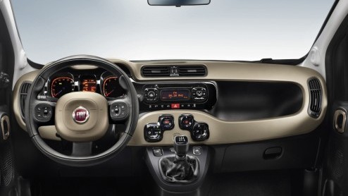 De nieuwe Fiat Panda is geboren! Nou ja, digitaal dan. De overbekende Italiaanse stadsauto debuteert op de IAA en gaat eind dit jaar al in productie. Nu weten we alle details; hij wordt zuiniger met T