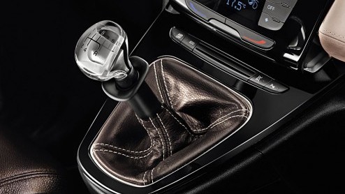 De nieuwe Lancia Ypsilon is op de IAA Frankfurt in een speciale uitvoering van de partij; de Ypsilon Diamond. Met speciale afwerking en glansrijke carrosseriekleuren steelt de compacte Italiaan de sho