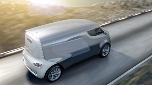 De Citron Tubik is de nieuwe concept car die Citron op de IAA van deze maand zal laten zijn. Het negenpersoons(!) studiemodel is genspireerd op de lijnen van de HY concept die we al eerder hebben g