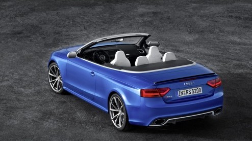 Om het 30-jarig bestaan luister bij te zetten lanceert Quattro GmbH, zeg maar de specials-afdeling van Audi, volgend jaar vier nieuwe modellen. Met de eerste daarvan, de RS 5 Cabriolet, maakten we a