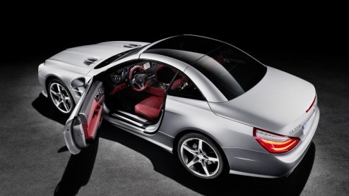 De prijslijst van de nieuwe Mercedes-Benz SL-Klasse is bekend! In Nederland trapt de Roadster af vanaf 106.400 euro met een zescilinder. Voor snelle beslissers is er de Edition 1 met AMG-tenue en rood