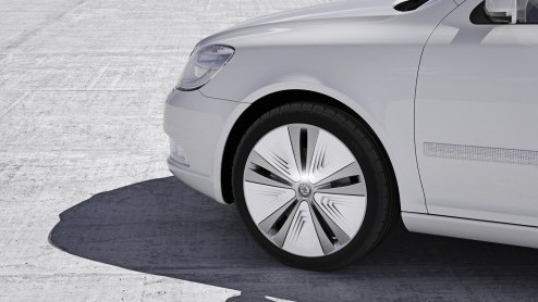 Skoda heeft tijdens een groen congres in Praag de Octavia Green E Line gepresenteerd. Deze Octavia Combi is elektrisch aangedreven en komt met lithium-ion accus maximaal 150 km ver. Later dit jaar 
