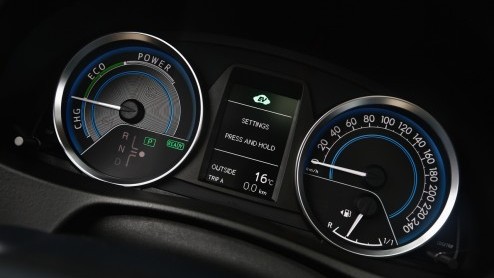 De nieuwe Toyota Auris is een feit en staat nog voor de jaarwisseling bij de dealer. Hoe zijn de eerste kilometers bevallen? We doen onze indruk op met de Auris Hybrid, die naar verwachting het meeste