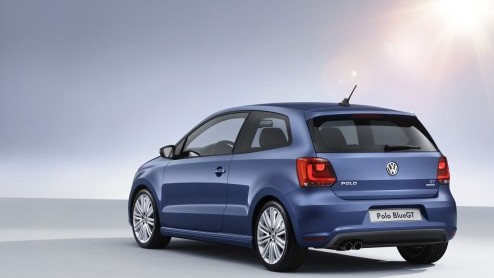 Een van de vele nieuwkomers in Genve is de Polo BlueGT. Met 140 pk en een uitstoot van 108g/km zowel sportief als milieuvriendelijk. Daarmee kun je dus tot 2014 zonder wegenbelasting rondrijden.
