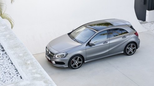 De nieuwe A-Klasse is vanaf vandaag te bestellen. Alle reden voor Mercedes-Benz om de prijzen bekend te maken. Vanaf september staat hij bij de dealer vanaf 28.995 euro. Verschillende motoren zijn zui