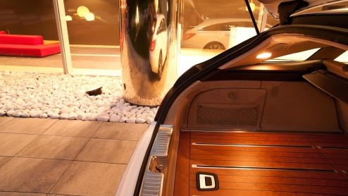 Mercedes-Benz heeft al een paar jaar autotentoonstellingen opgeluisterd met een telkens weer anders genoemde coup-stationcar die uiteindelijk CLS Shooting Brake is gaan heten. Om te zien even verru