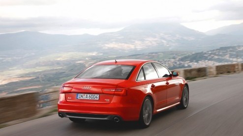 Wifi in de auto, volledige led-verlichting rondom, navigeren met Google Earth, night vision, de mogelijkheden zijn eindeloos in Audis nieuwe A6. Een regelrechte topklasse limousine die ook nog eens u