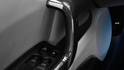 Tegelijkertijd met de introductie van de zuinige diesel voor de Civic liet Honda ons ook kennismaken met de vernieuwde CR-Z. De kleine sportcoup met hybride-aandrijving kreeg een nieuw neusje en  no