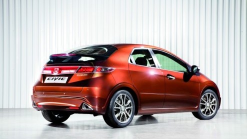 Honda heeft voor de 5-deurs Civic een sportief getinte GT-uitvoering bedacht. Met sportieve details en luxueuze bekleding heeft het merk na het verdwijnen van de Type R in ons land weer een iets dikke