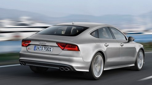 Audi heeft vanaf vandaag de definitieve prijzen van de S6, S7 en S8 rond. Het snelle trio is er vanaf respectievelijk 100.520 euro, 109.990 en 150.100 euro. In juli worden de eerste exemplaren uitgele