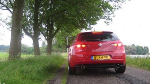 Het is niet voor iedereen te begrijpen als autoliefhebber specifiek n merk te adoreren. Zo heb je de Audi-man, de BMW-rijder, de Mercedes-fanaat, maar ook Alfisti. Een week vol belevenissen met de v
