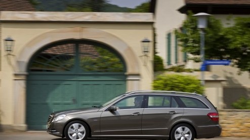 Mercedes-Benz blijft haar modelgamma continu te perfectioneren. Na de facelift van de C-Klasse dient er nu (al) nieuwe motortechniek voor de E-Klasse aan. De Duitsers hebben verse V6- en V8 motoren en