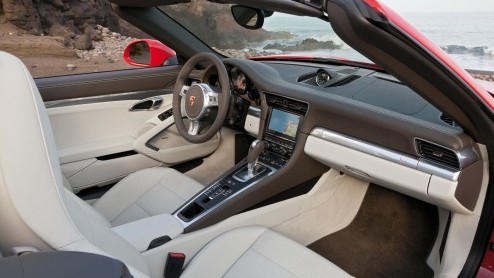 De Porsche 911 Carbriolet is vanaf het voorjaar van 2012 verkrijgbaar op de Nederlandse automarkt. De nieuwe 911 is er meteen als Carrera en Carrera S met een nieuwe, lichtgewicht kap.