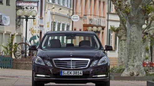Mercedes-Benz blijft haar modelgamma continu te perfectioneren. Na de facelift van de C-Klasse dient er nu (al) nieuwe motortechniek voor de E-Klasse aan. De Duitsers hebben verse V6- en V8 motoren en