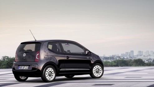 Volkswagen heeft groot nieuws vandaag. Met de nieuwe Up! bestormt het merk het populaire A-segment, zoals de Lupo dat ooit ook deed. Begin 2012 staat-ie al bij de dealer, met voorbeeldige CO2-cijfer
