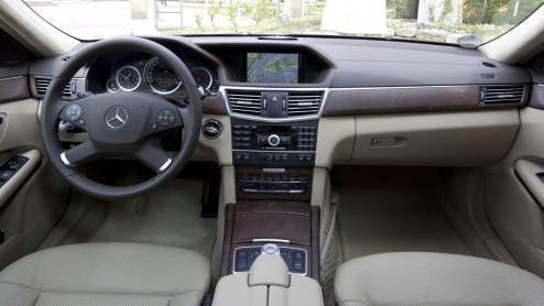 Mercedes-Benz blijft haar modelgamma continu te perfectioneren. Na de facelift van de C-Klasse dient er nu (al) nieuwe motortechniek voor de E-Klasse aan. De Duitsers hebben verse V6- en V8 motoren en