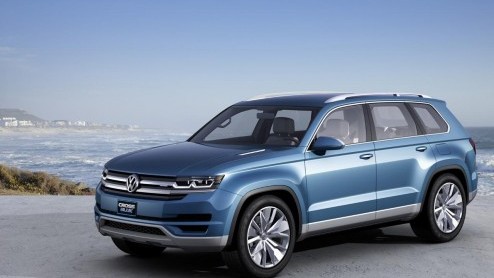 Grote SUVs raken op ons continent langzaam uit de gratie. In de VS en Canada daarentegen kan het niet groot genoeg zijn. Reden voor Volkswagen om naar Detroit af te reizen met deze CrossBlue Concept,
