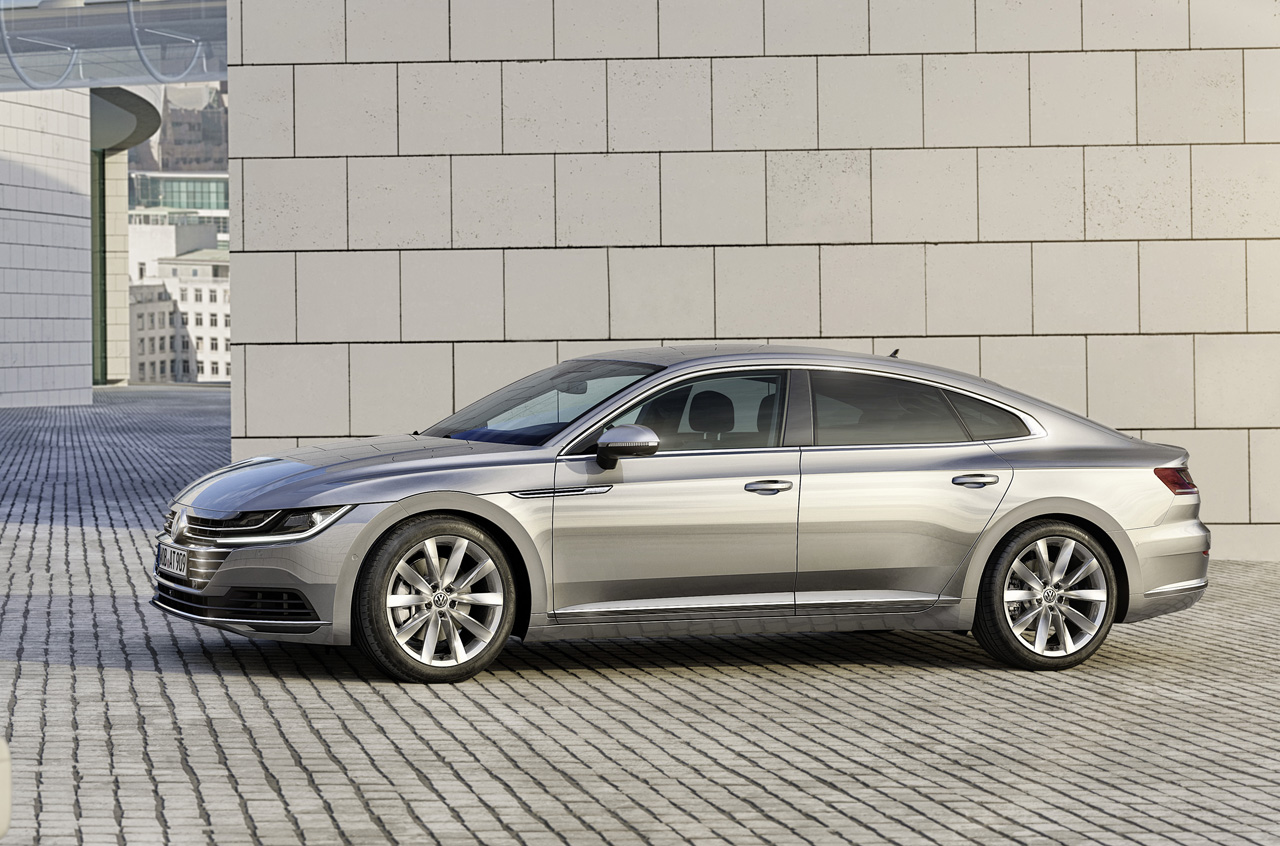 Volkswagen breidt het aantal al te bestellen uitvoeringen van de nieuwe Arteon langzaam uit.