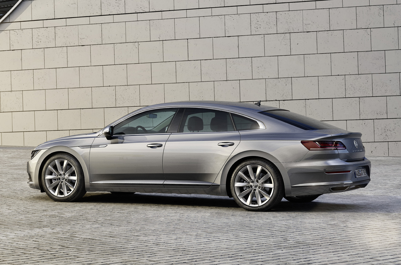 Volkswagen breidt het aantal al te bestellen uitvoeringen van de nieuwe Arteon langzaam uit.