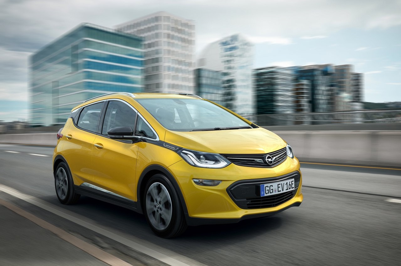 Recent ging het aantal autos met elektrische aandrijving over de 100.000 heen. De doelstelling van de overheid is om in 2020 200.000 stuks op Nederlands kenteken te hebben staan. Gaat dat lukken?