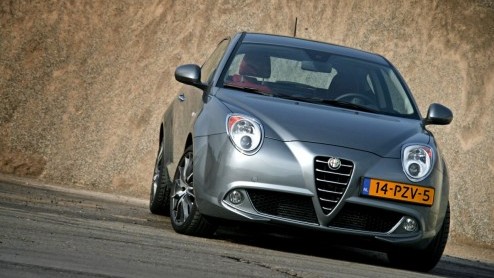 Het naderend einde van 2011 is een goed moment om terug te blikken. Wat hebben de automerken ons dit jaar zoal gebracht? En wat zit er voor 2012 allemaal in het vat? Een overzicht van Alfa Romeo tot e