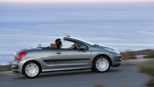 Het zat er aan te komen. Als een van de bestverkopende autos van het land is het aantal geproduceerde Peugeot 207s inmiddels  na minder dan twee jaar - de eenmiljoen-mijlpaal gepasseerd. Deze popul