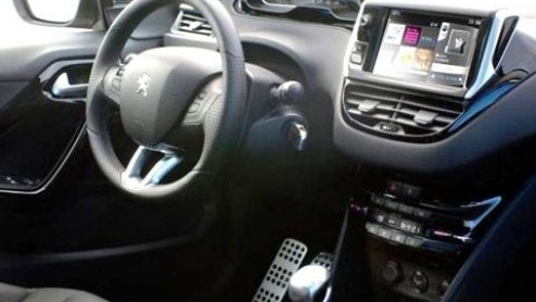Het duurt niet lang meer voordat de Peugeot 207 een opvolger heeft. Die luistert naar de naam 208 en gaat downsizen in gewicht, motoren en lengte. Interessant! Hier alvast de eerste beelden.