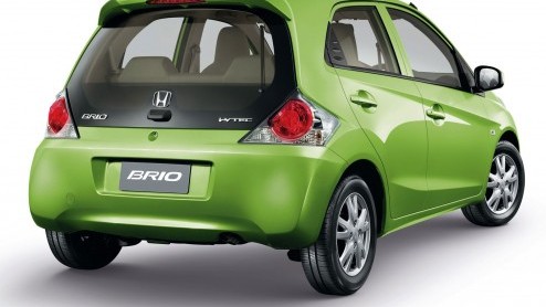 Honda heeft het doek getrokken van de Honda Brio, een kleine stadsauto met 1.2 liter VTEC benzinemotor. Hoewel ons land best met een Alto-Aygo-Panda concurrent verblijd kan worden zit zijn komst er vo