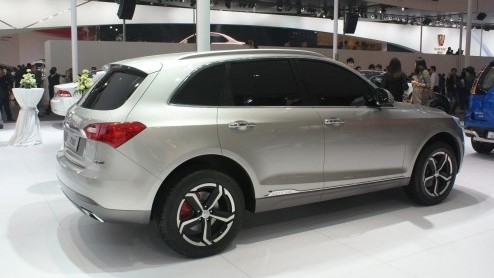 De Autoshow in Peking is natuurlijk niet alleen een autofeestje voor vele Europese merken, maar ook voor de Chinezen zelf. Tussen de vele primeurs van Duitse en Japanse merken zien we ook vele Chinese