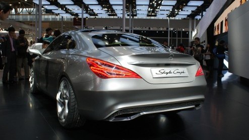 De Autoshow in Peking is natuurlijk niet alleen een autofeestje voor vele Europese merken, maar ook voor de Chinezen zelf. Tussen de vele primeurs van Duitse en Japanse merken zien we ook vele Chinese