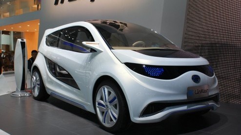 De Autoshow in Peking is natuurlijk niet alleen een autofeestje voor vele Europese merken, maar ook voor de Chinezen zelf. Tussen de vele primeurs van Duitse en Japanse merken zien we ook vele Chinese