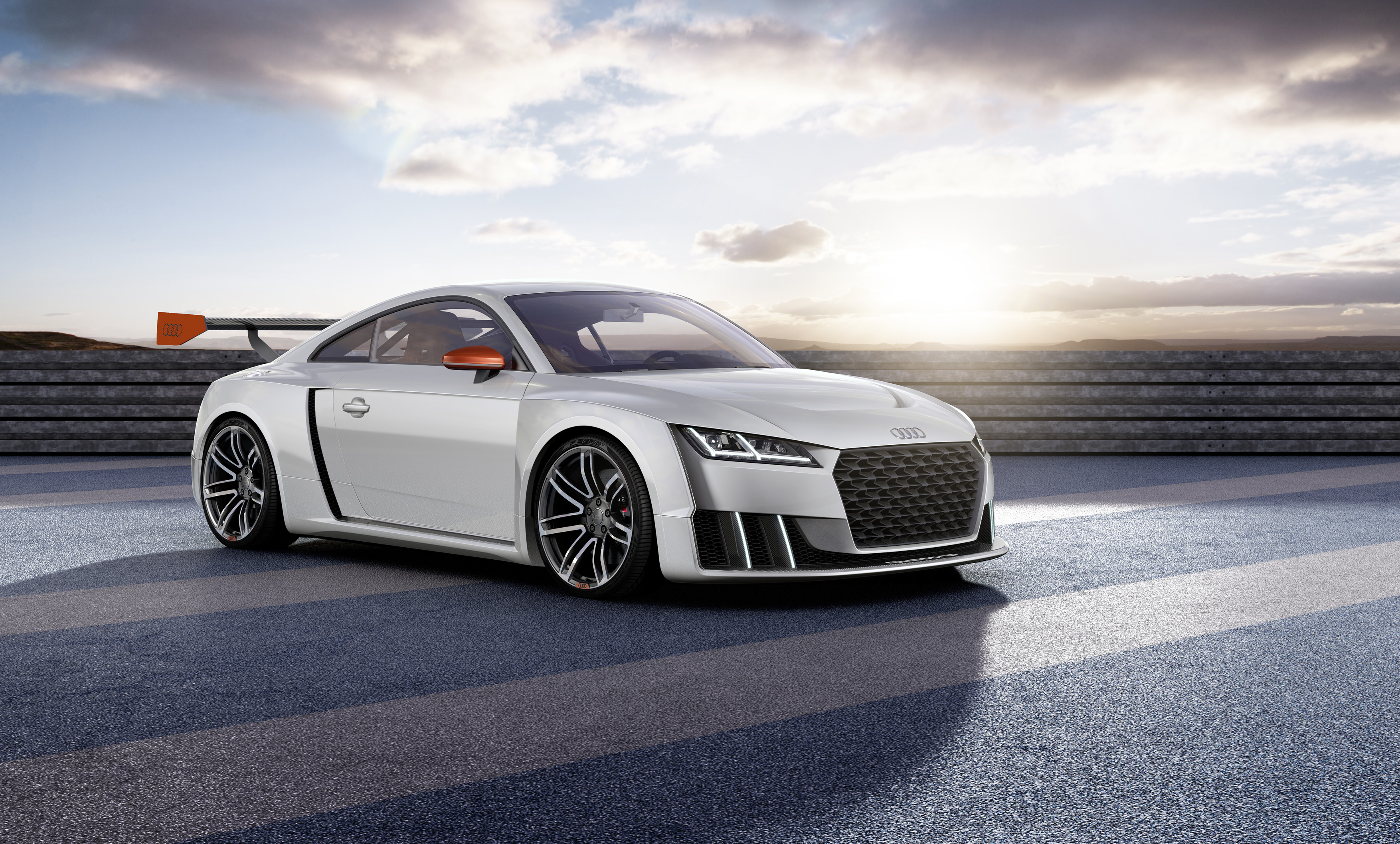Elektrische turbo, 48V en koolstofvezel voor Audi TT clubsport turbo technology concept car met 2.5 TFSI 600 pk op Wrthersee feestje in Oostenrijk.
