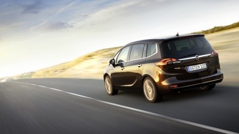 Opel heeft de eerste officile beelden van de nieuwe Zafira Tourer de wereld in gestuurd. En dat terwijl de kersverse MPV met zeven zitplaatsen pas in september wordt onthuld. Ach, het studiemodel had