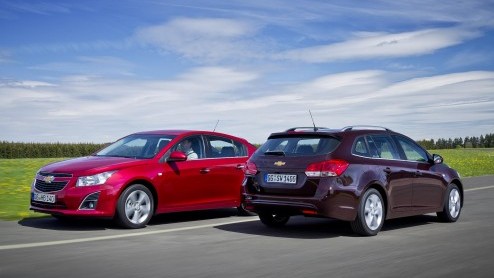 Momenteel maken we in de omgeving van Keulen kennis met de nieuwe Cruze Waggon. Chevrolet levert de stationwagon in twee uitvoeringen, met keuze uit een nieuwe 1.4 Turbo benzine of 1.7 liter diesel. P