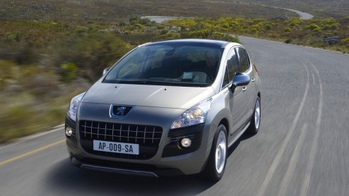 Peugeot implementeert e-HDi techniek in steeds meer modellen. Nu zijn de 3008 en 5008 aan de beurt. Het start/stop-systeem en de omkeerbare dynamo draagt natuurlijk bij aan lagere CO2-cijfers.