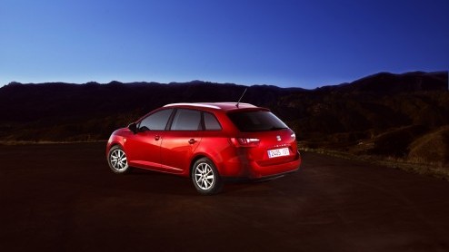 De Seat Ibiza wordt op korte termijn vernieuwd. Dankzij officieel beeldmateriaal is de vernieuwde Spanjaard echter geen geheim meer. In Genve zal de facelift in de spotlights worden voorgesteld.