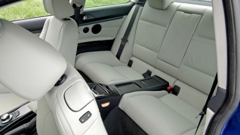 Van veel BMWs werden we de laatste jaren niet echt opgewonden. Maar de jongste aanvulling op het gamma is weer als vanouds een product dat Freude am Fahren biedt. Hij heet 335i Coup en brengt een