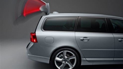 Volvo is marktleider met Estates. Het weerhoudt de importeur er niet van de V70 in een aantrekkelijk jasje te steken. Op de Amsterdamse AutoRAI presenteert Volvo de V70 Limited Edition, een uitvoerin