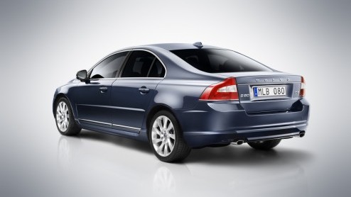 Volvo maakt nu zelf officieel bekend de V70, XC70 en S80 op te waarderen met nieuwe Volvo Sensus-infotainment en de laatste veiligheidstechnologien. De verfijnde aandrijflijnen zorgen bovendien voor 