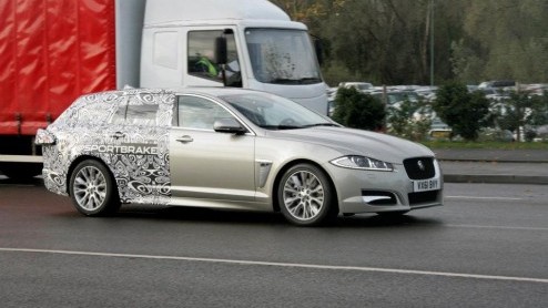 Het kan geen geheim meer zijn dat Jaguar aan een 'shooting brake' op basis van de XF werkt. De Britten hebben een twitteraccount in het leven geroepen en daarnaast zijn de eerste prototypes op de open