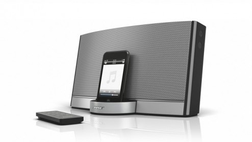 BOSE voelde aan haar water dat autoliefhebbers ook muziekliefhebbers kunnen zijn. En daarom kregen we in een BOSE SoundDock Portable in handen met de vraag onze indruk te geven.