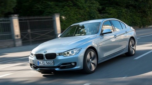Ook BMW heeft zich op het pad der hybride autos begeven, maar echt van harte gaat dat niet. Aan de ActiveHybrid-vloot van 5, 7 en X6 is nu ook de 3-serie toegevoegd, maar al wordt die hier wel verk