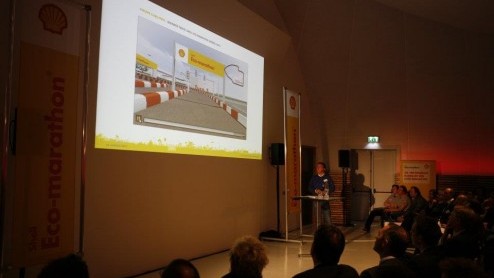 De kickoff van de Shell Eco-Marathon is een feit. In mei van dit jaar jaar staat onze eigen havenstad Rotterdam centraal in de 28e editie van de Europese zuinigheidswedstrijd. Ons land doet mee met 17