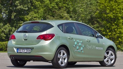 Rijden op LPG: minder vermogen, minder bagageruimte en duurder onderhoud. Het zijn volgens Kees Goudberg van Stichting Autogas Nederland hardnekkige misvattingen. Na een dip in 2009 en 2010 is rijden