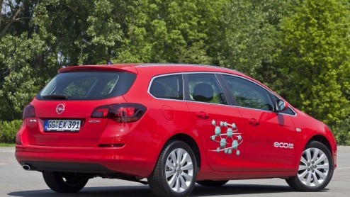 Rijden op LPG: minder vermogen, minder bagageruimte en duurder onderhoud. Het zijn volgens Kees Goudberg van Stichting Autogas Nederland hardnekkige misvattingen. Na een dip in 2009 en 2010 is rijden