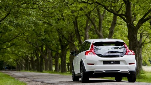 De eerder aangekondigde Volvo C30 diesel met 94 gram CO2-uitstoot naar nu blijkt ook naar Nederland. Snelle beslissers kunnen de C30 D2 daardoor rijden met 14% bijtelling en betalen geen BPM of wegenb