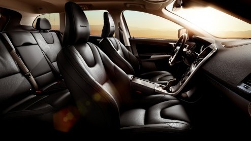 Volvo introduceert het Inscription-pakket op de XC60, waarmee een exclusieve touch voor met name het interieur aan te brengen is.