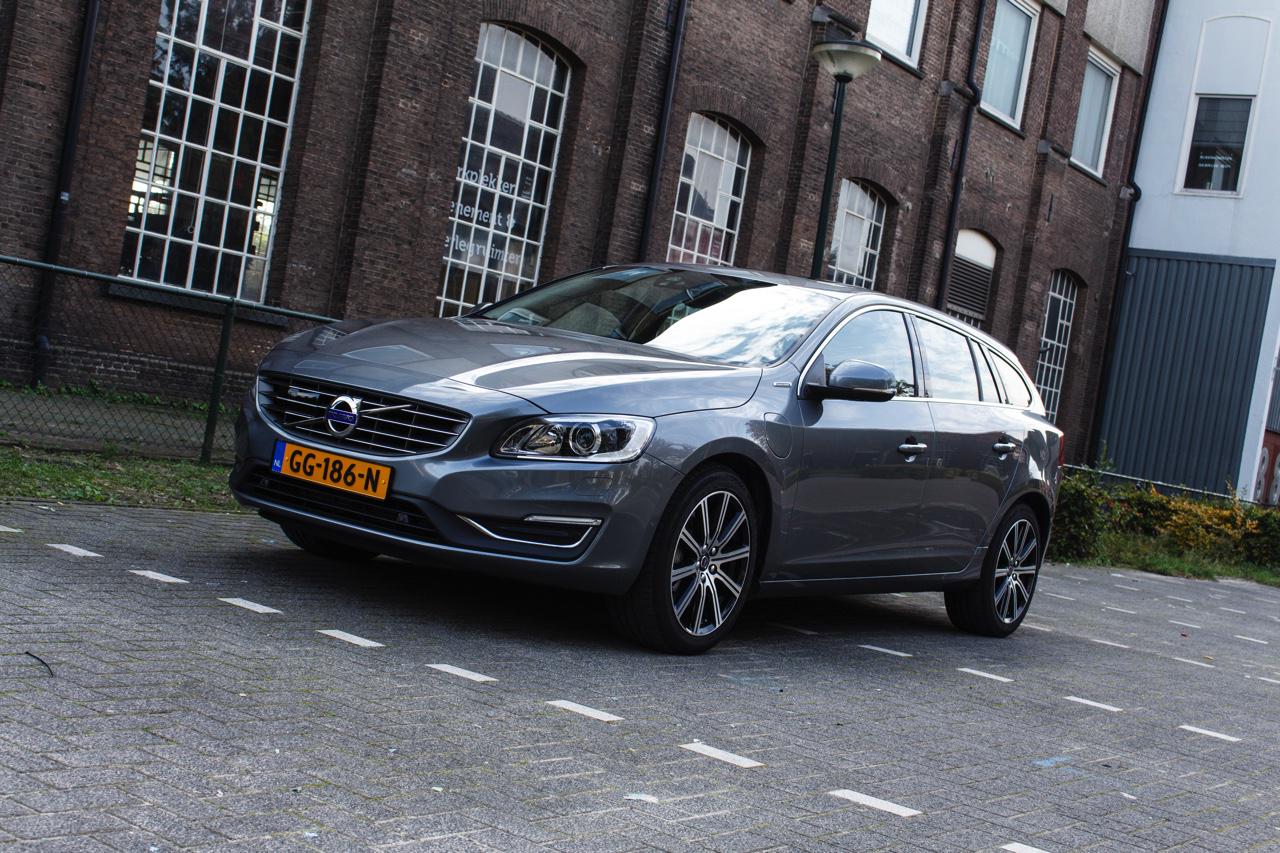 Boek een proefrit in de Volvo V60 Twin Engine en lease de Zweedse plug-in hybride in 2016 met 15% bijtelling. We geven je 5 redenen om te kiezen voor de V60 plug-in hybrid.