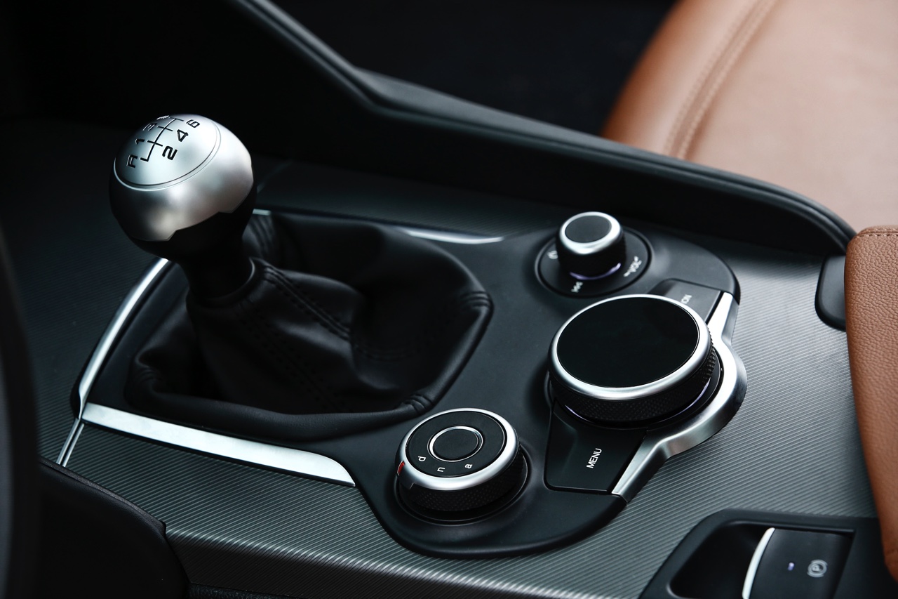We geven 5 redenen waarom de Alfa Romeo Giulia een voltreffer is in het premium segment van de sportsedans.