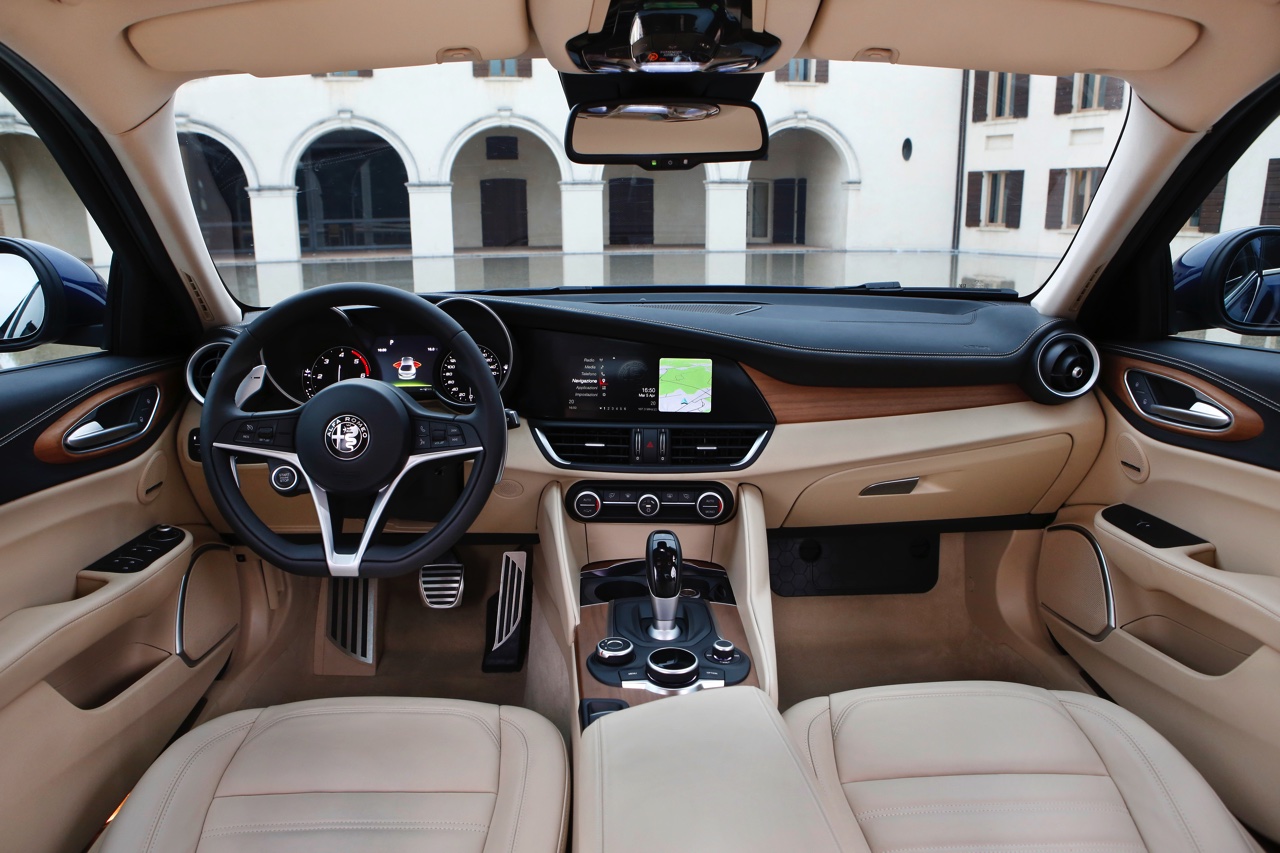 We geven 5 redenen waarom de Alfa Romeo Giulia een voltreffer is in het premium segment van de sportsedans.
